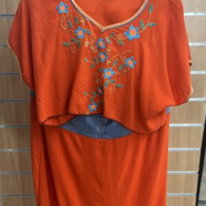 Ensemble haut+ jupe évasée de tissus recyclés. Taille : XL