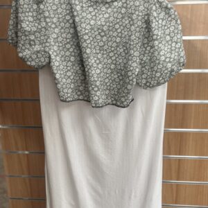 Ensemble haut+ jupe évasée de tissus recyclés. Taille : M