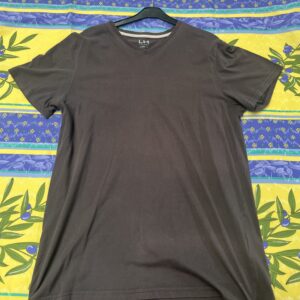 T-Shirt gris unis / existe à motif également Taille : L